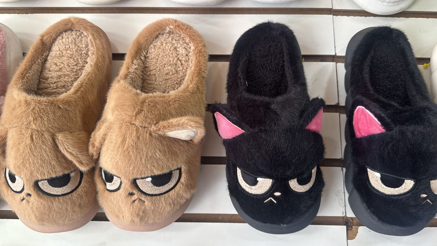 2147-Desde $140 #4-7 pantufla para dama. Gato negro