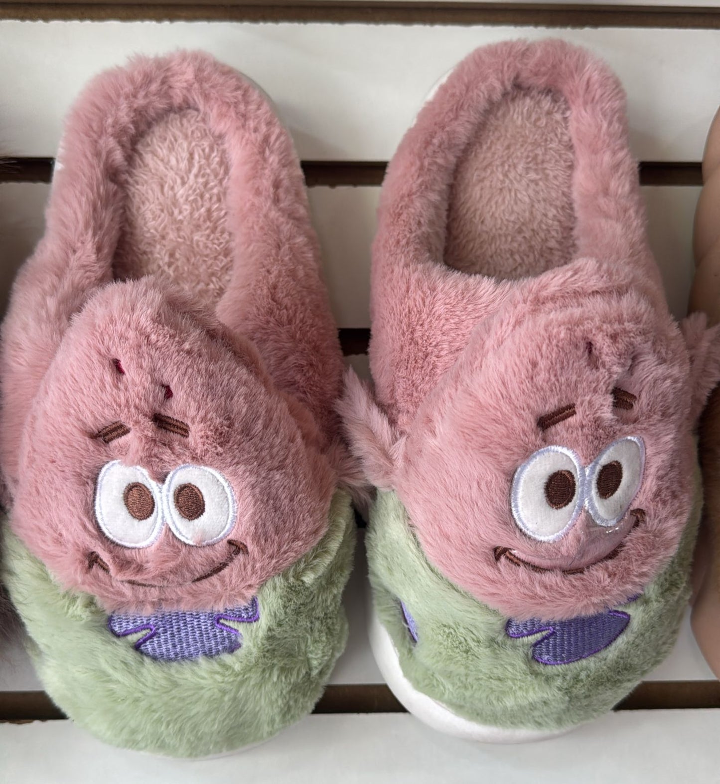 1118-Desde $145 cada par #4-7 pantufla de Dama personaje Patricio 3D