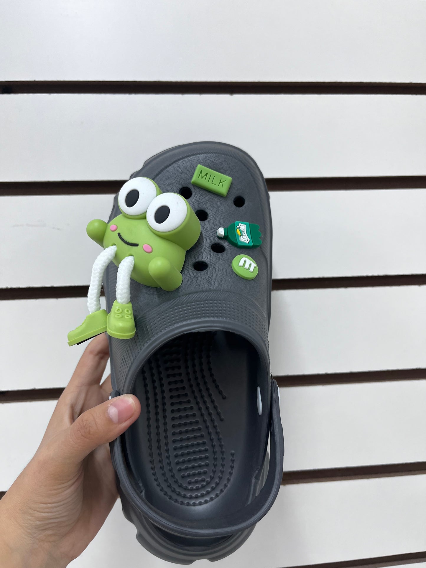 306-A1 NINO- $65* por par (caja con 60 pares) #15-18 chanclas cómodas pero divertidas