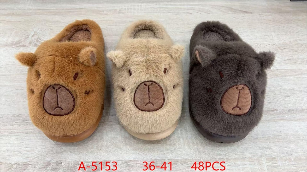 A5153 - $115 por par PANTUFLA CAPIBARA DE DAMA (48 pares)