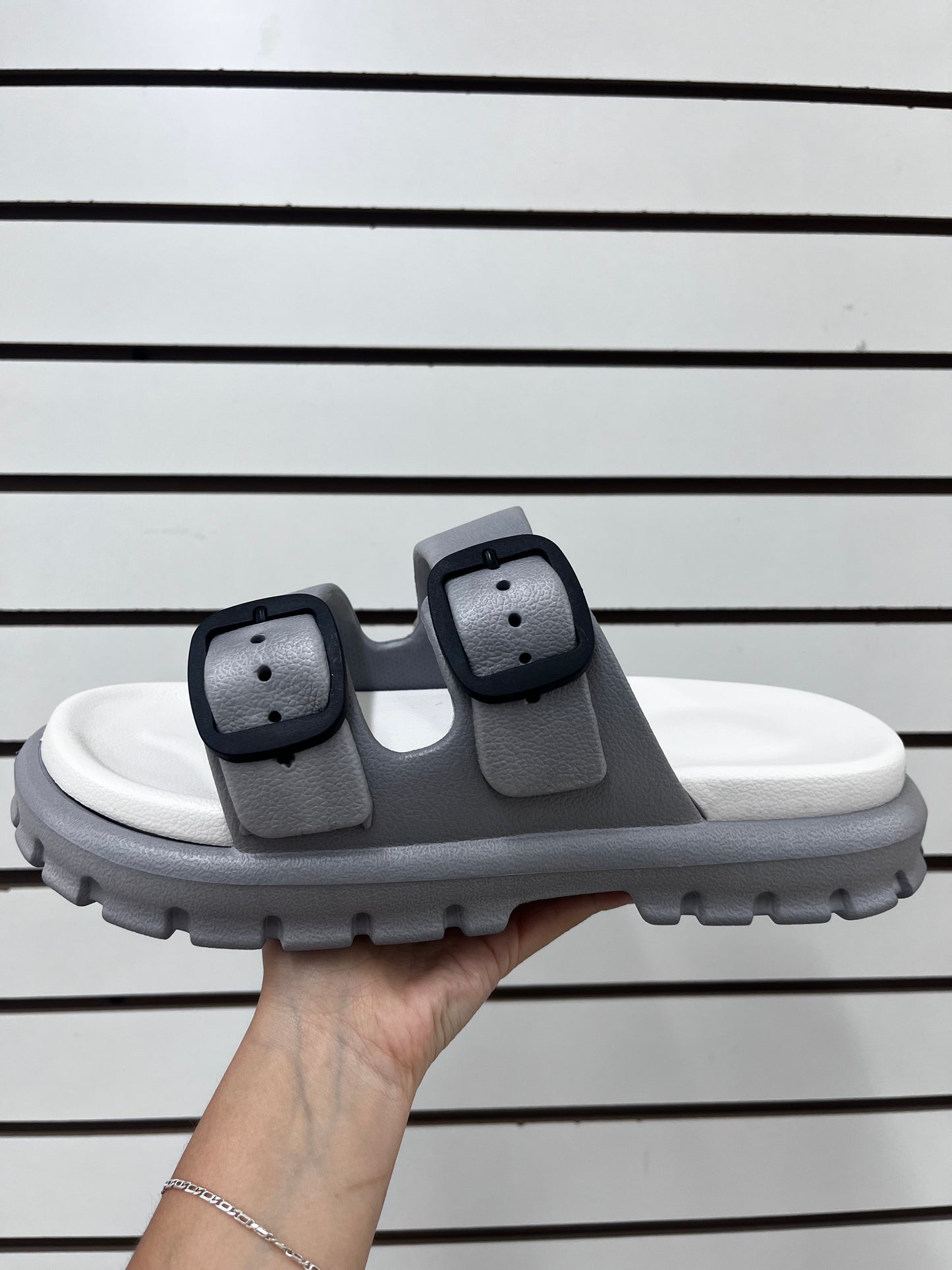 REF-020M-$85 por par (48pares por caja) #6-9 chancla de caballero