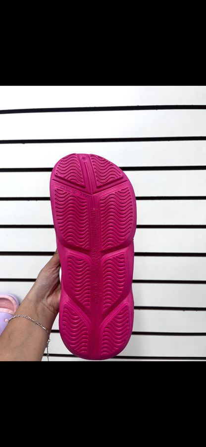 REF-016W-$80 por par (48 por caja) #3-6 chancla tipo crocs de Dama, comodidad.