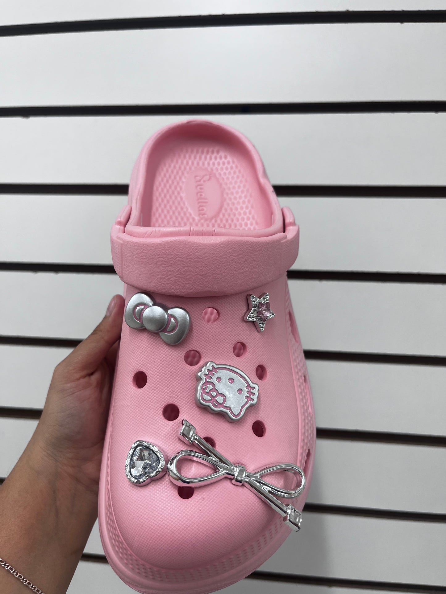 256-A1 Dama-$80 por par (caja con 60 pares) #3-6 chancla casual de dama hello kitty