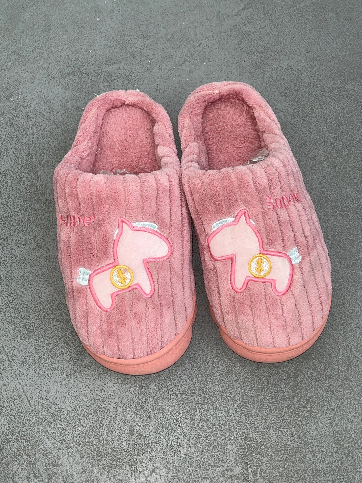 AB102 - $85 PANTUFLA UNISEX
