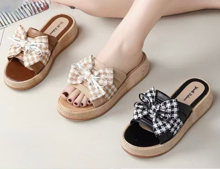 XD180030 - desde $110 por par (Caja con 36 pares) #3-6 Sandalia Moño cuadritos