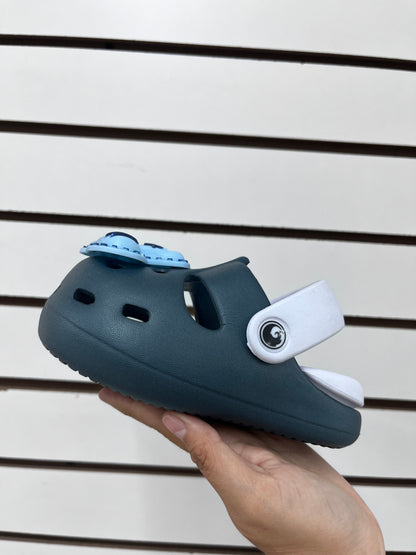 602 NINO-$60 por par (caja con 90 pares) #15-18 chanclas con caballitos, infantiles