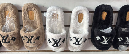3102- desde $125 por par #4-9 Pantufla Louis Vuitton