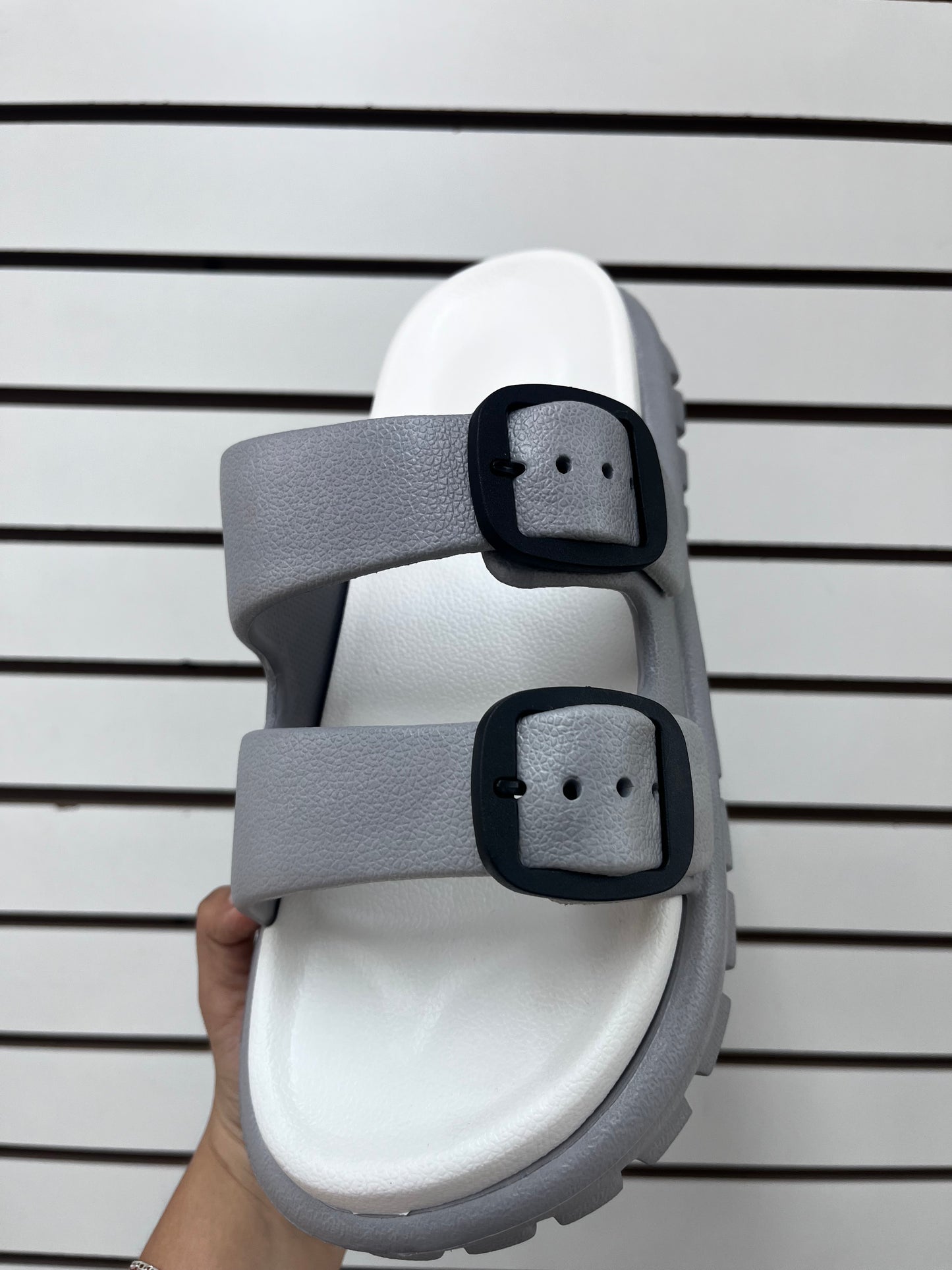REF-020M-$85 por par (48pares por caja) #6-9 chancla de caballero