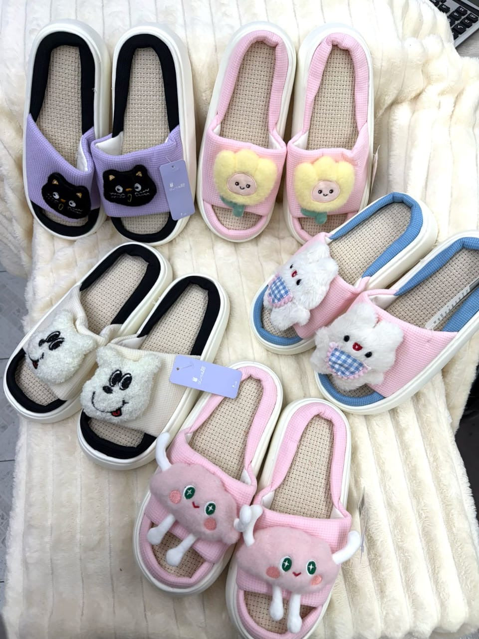 Personajes 08 - $95 PANTUFLA DAMA (caja con 24 pares)