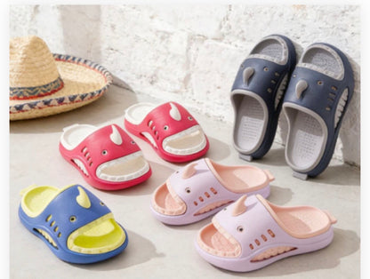 023B- $45 chancla niños #17-22 (Caja con 48 pares)