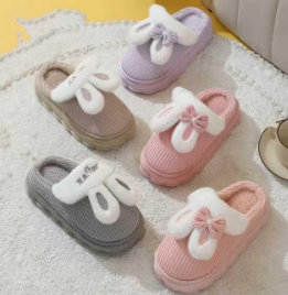 C4052 - $85 PANTUFLA JUVENIL
