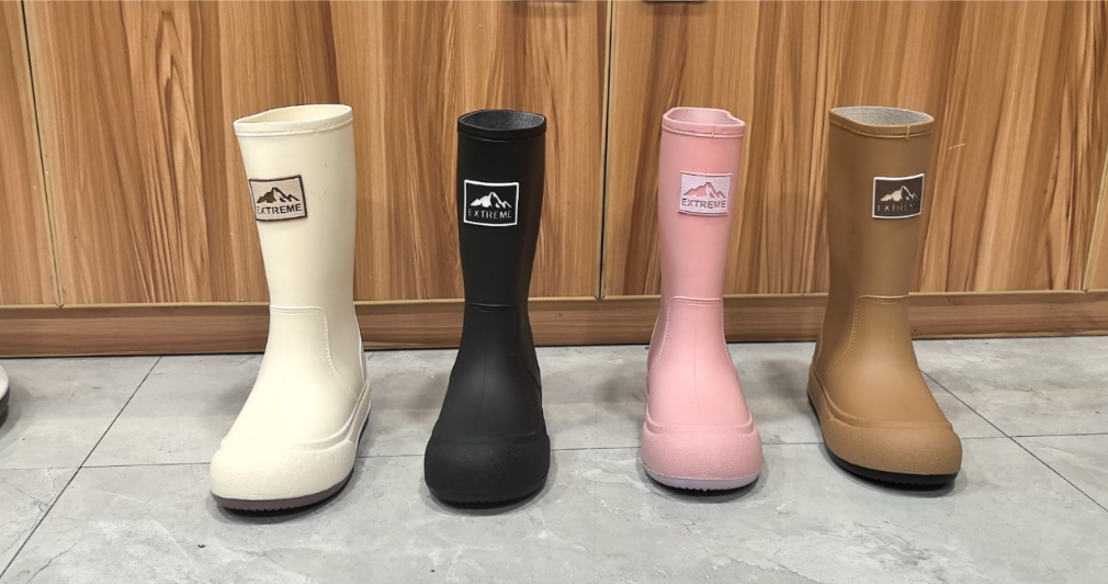 A206 - $155 x par BOTA DE LLUVIA DAMA (caja con 24 pares)