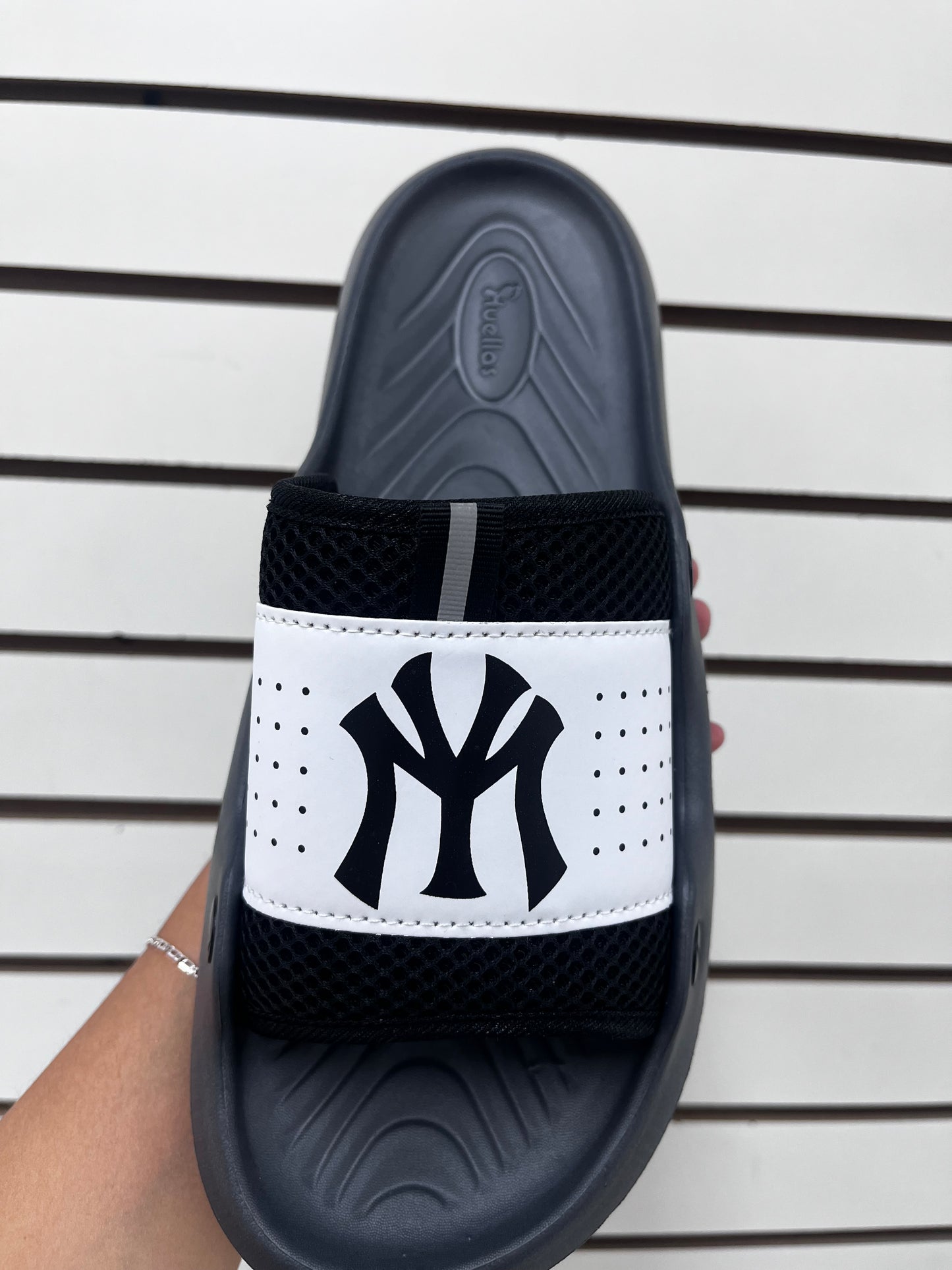 122CABALLERO-$80 por par (caja con 60 pares) #6-9 chancla caballero comodidad