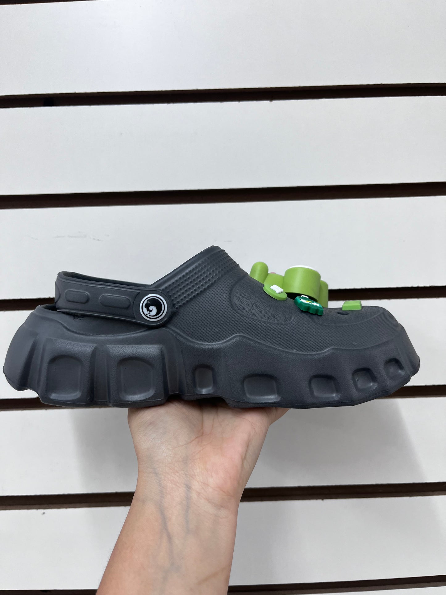 306-A1 NINO- $65* por par (caja con 60 pares) #15-18 chanclas cómodas pero divertidas