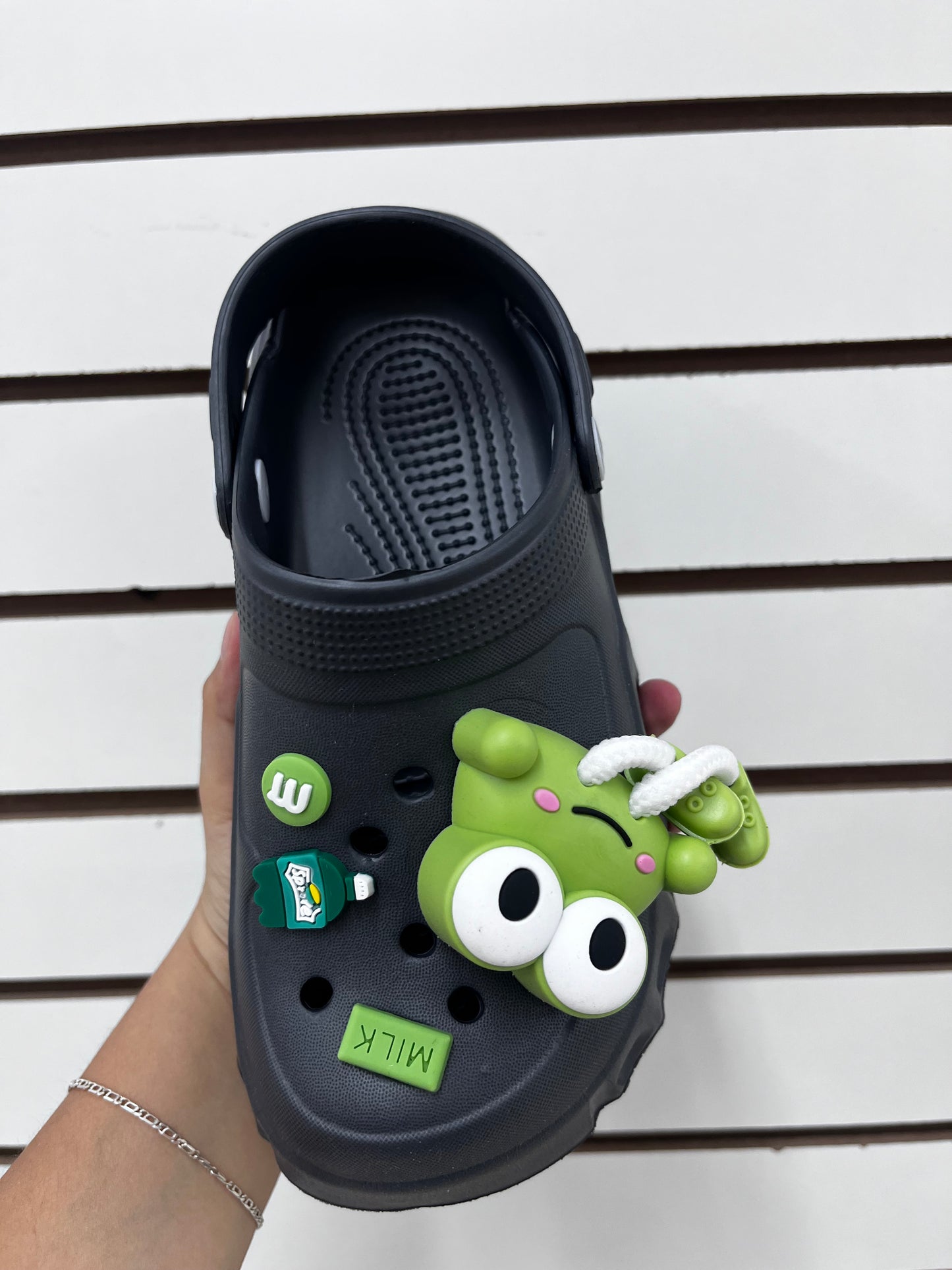 306-A1 NINO- $65* por par (caja con 60 pares) #15-18 chanclas cómodas pero divertidas
