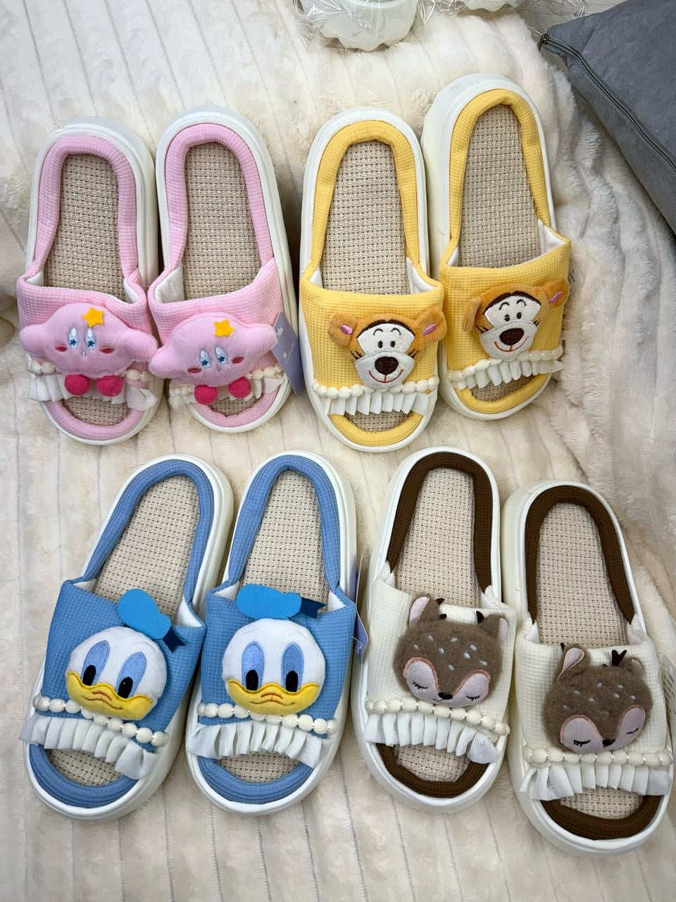Personajes 01 - $95 PANTUFLA DAMA (caja con 24 pares)