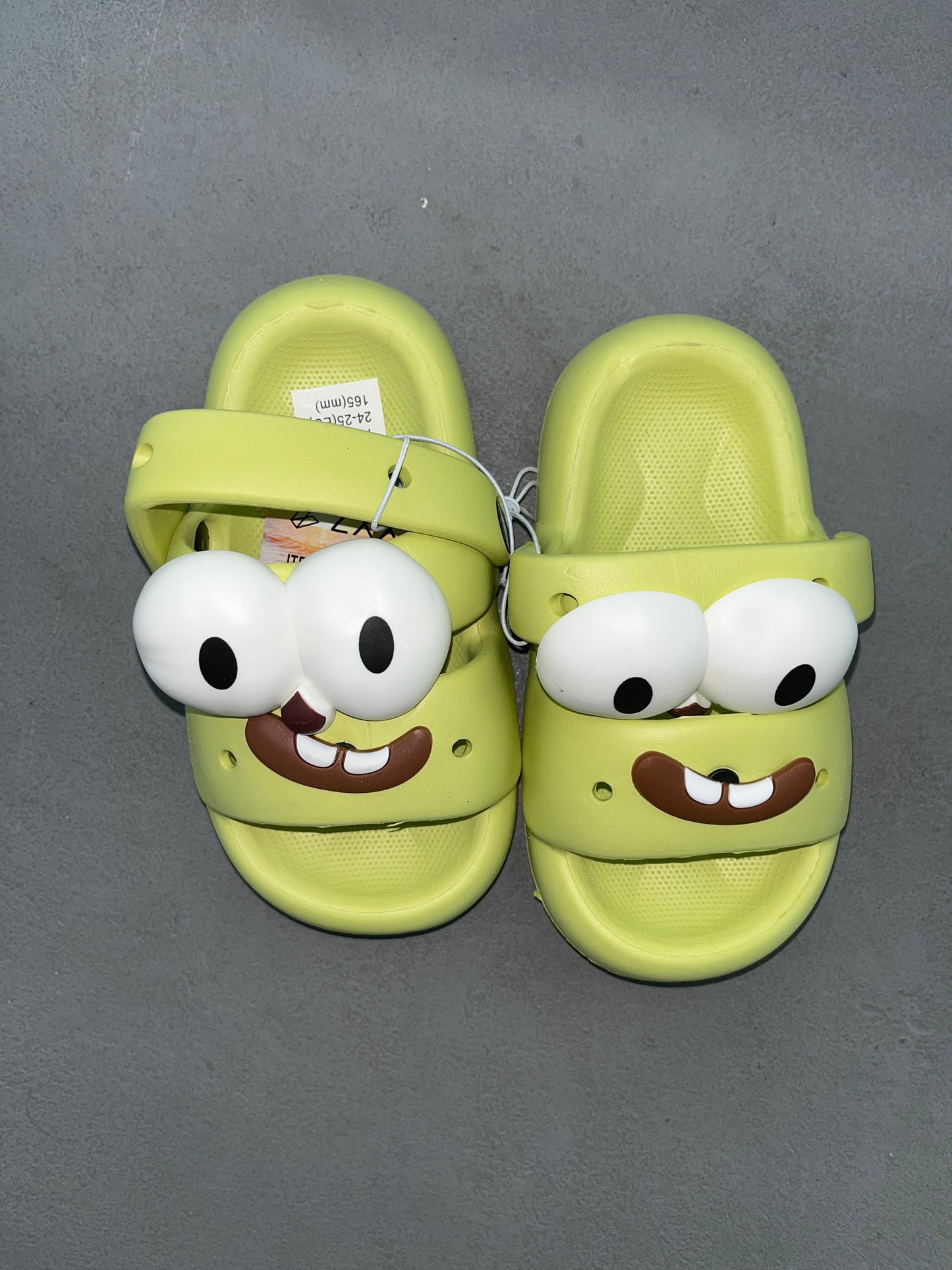C1038 - $70 SANDALIA INFANTIL ( 24-29 )