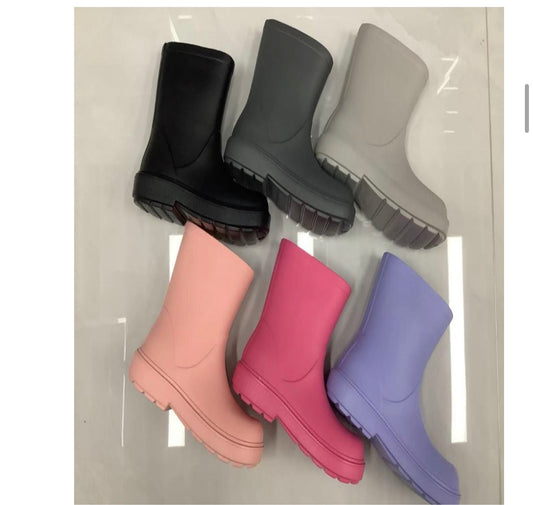 310148/51 - $225 por par (Caja con 10 pares por color) #20-23 bota de lluvia