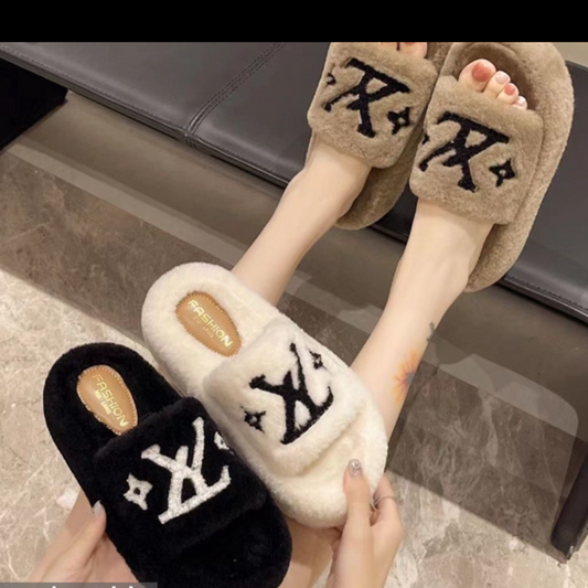 3102- desde $125 por par #4-9 Pantufla Louis Vuitton