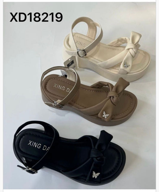XD18219/02 - $180 SANDALIA DAMA PLATAFORMA MOÑO #3-5 (Caja con 24 pares)
