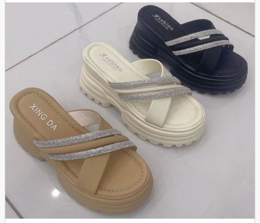 XD18205/02 - $190 SANDALIA DAMA PLATAFORMA BRILLOS #3-5 (Caja con 24 pares)